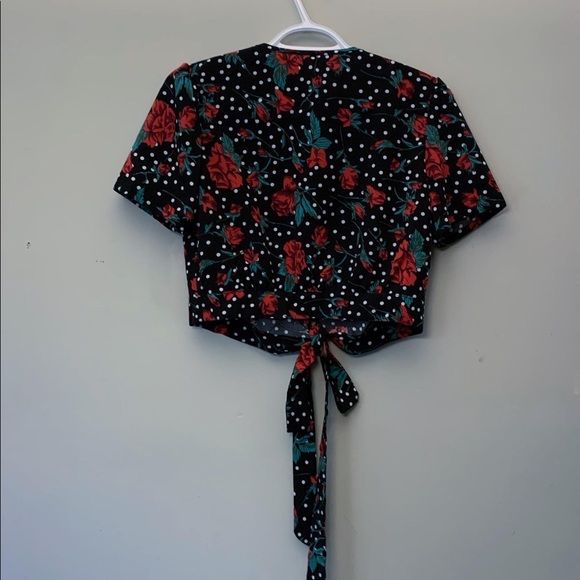 Gorgeous NEW Crop Top - Picture 4 of 4